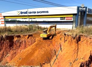 interdicao-na-marginal-da-br-040-acompanha-obras-contra-erosao-em-valparaiso