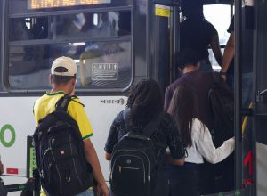 prefeituras-e-estados-devem-garantir-transporte-gratuito-no-2°-turno