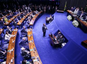 em-meio-ao-pl-da-anistia,-senado-homenageia-redemocratizacao-do-brasil
