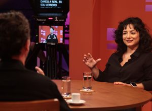 no-dr-com-demori,-economista-juliane-furno-analisa-desafios-globais