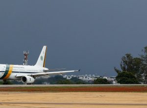 aviao-presidencial-arremete-ao-tentar-pousar-em-sorocaba