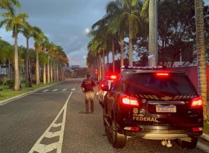 acao-da-pf-mira-trafico-internacional-de-fuzis-de-miami-para-o-rio