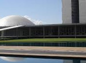 senado-aprova-retaliacao-comercial-as-vesperas-de-tarifaco-de-trump