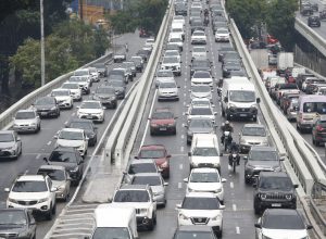 marginal-tiete-permanece-interditada-devido-a-buraco-na-pista-central