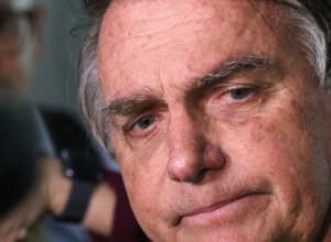 apos-cirurgia,-bolsonaro-segue-na-uti-sem-previsao-de-alta