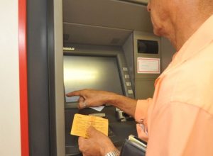 feriado:-bancos-fecham-nesta-sexta-e-so-reabrem-na-proxima-terca-feira