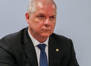 lula-determina-demissao-do-presidente-do-inss