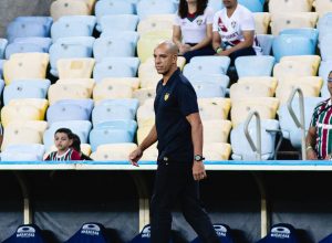 sport-demite-tecnico-portugues-apos-perder-para-o-fluminense
