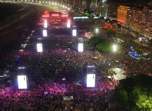 show-de-lady-gaga-leva-2,1-milhoes-de-pessoas-para-copacabana