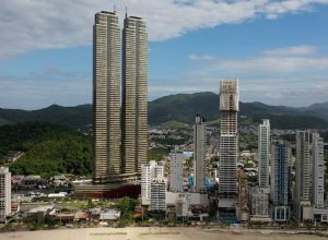 tv-brasil:-caminhos-da-reportagem-debate-impacto-de-arranha-ceus