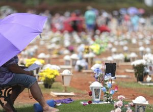 grupos-terapeuticos-ajudam-maes-a-lidar-com-“dor-inominavel”-do-luto 