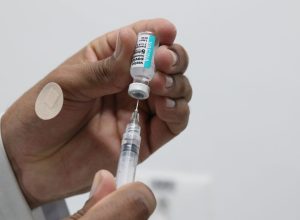 covid-19:-vacinacao-de-idosos-sera-ampliada-em-junho-no-rio